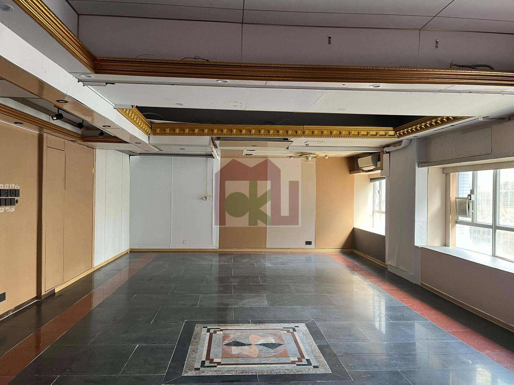 Hoi Luen Industrial Centre Block A building or unit photo